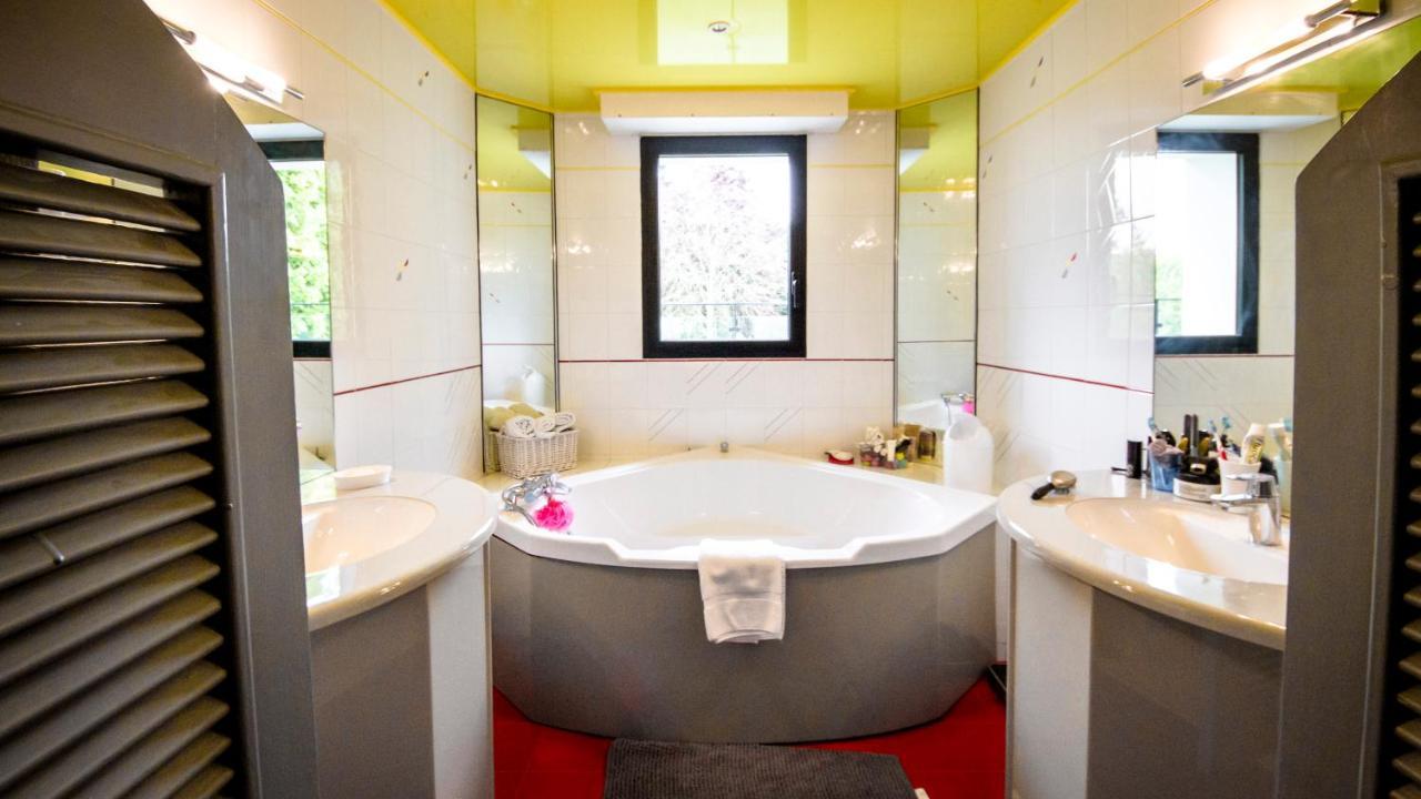Le Champ Du Renne Bed & Breakfast Le Mans Dış mekan fotoğraf
